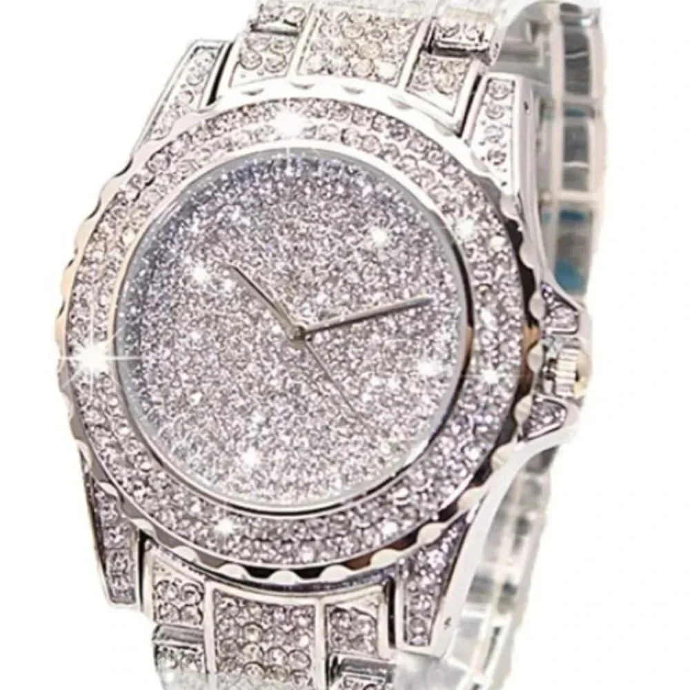 EXCLUSIVECB LUXURY SILVER WATCH BLIG  UNISEX BIG FASHION WATCH